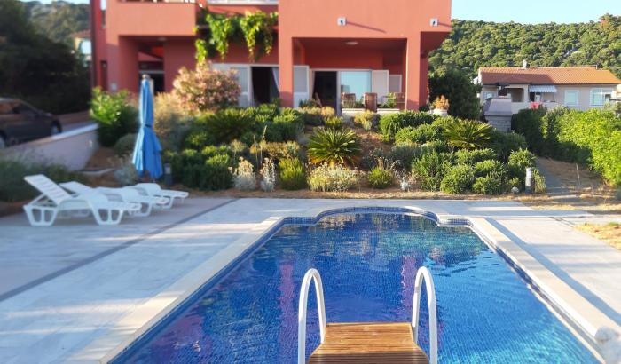 Seaside apartments with a swimming pool Barbat, Rab - 4980