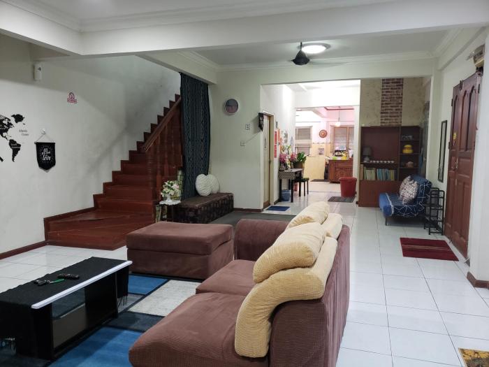 DHartamas Guesthouse