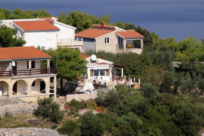 Apartments with a parking space Rogac, Solta - 5165