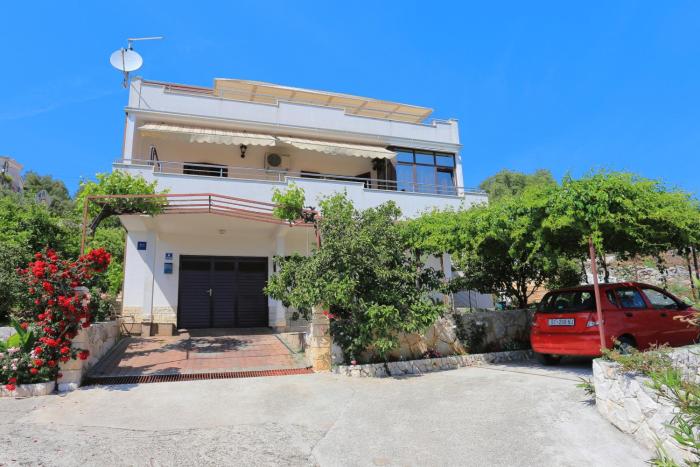 Apartments with parking space Seget Vranjica, Trogir - 11273