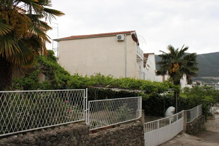 Apartments by the sea Grebastica, Sibenik - 6442