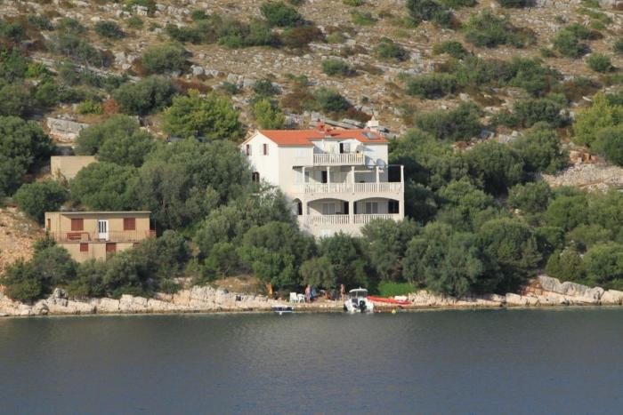 Apartments by the sea Skrivena Luka, Lastovo - 8352