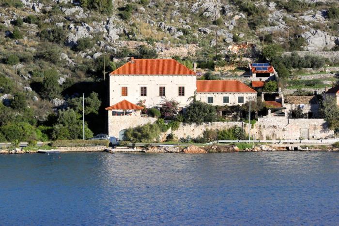 Seaside house with a swimming pool Mokosica Dubrovnik  8583