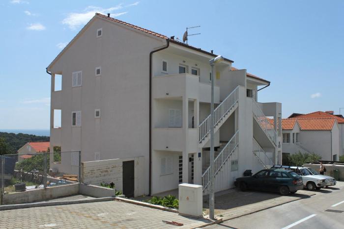 Apartments with a parking space Hvar - 8791