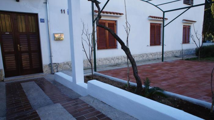 Apartments with a parking space Biograd na Moru, Biograd - 11150