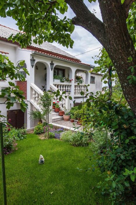 Apartments with parking space Crikvenica - 11307