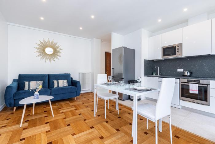 Quiet 1 Bdr Downtown Terrace AC & Parking