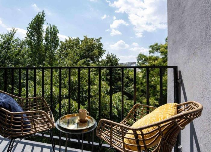 Bright 2BR Flat - Top Location - Green Views