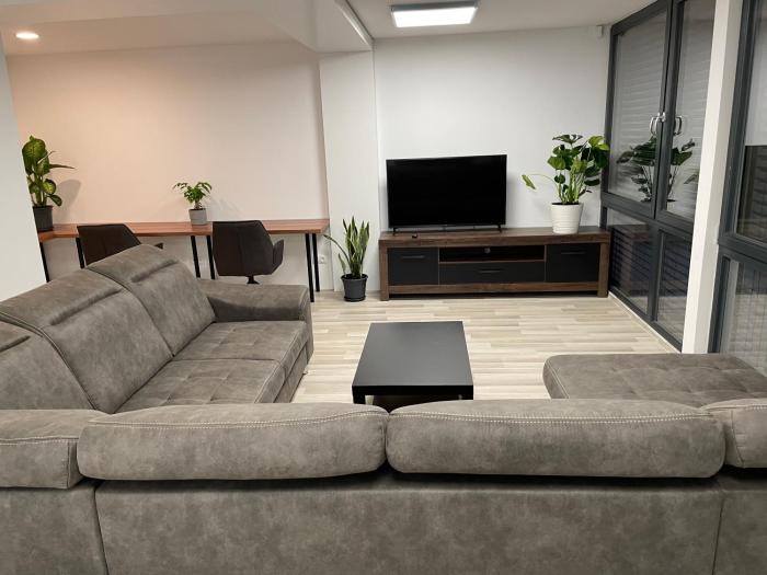 Moderný nový byt s bezplatným parkovaním v objekte, self-checking