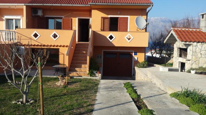 Apartments with a parking space Razanac, Zadar - 11476