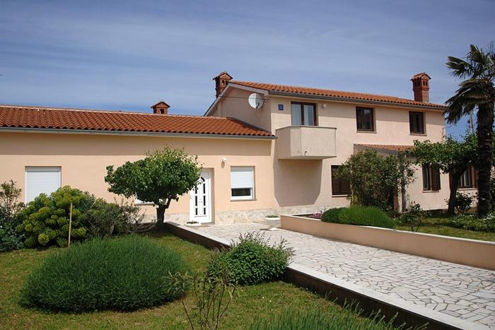 Apartments with a parking space Vodnjan, Fazana - 11556