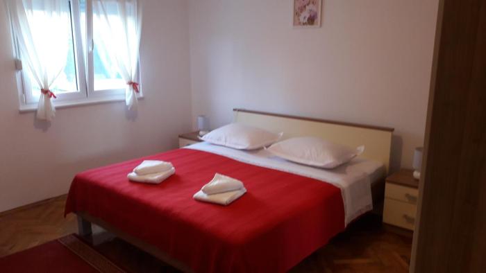 Apartments by the sea Vinisce, Trogir - 13775
