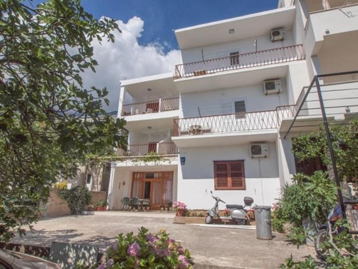 Apartments by the sea Tucepi, Makarska - 13955