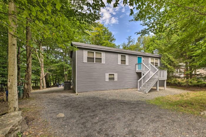 Furnished Deck and Lake Access Poconos Place!