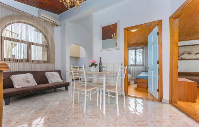 Apartments with parking space Porec - 13927