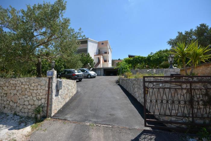 Apartments with a parking space Vinisce, Trogir - 14407