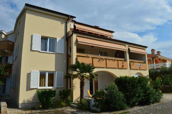 Apartments with parking space Punat, Krk - 16307