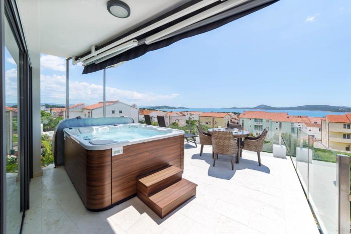 Villa Aliara Jacuzzi Apartment