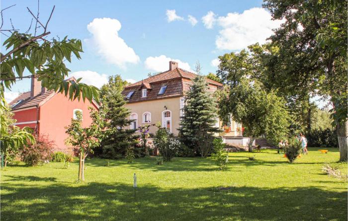 Amazing Home In Nowe Warpno With Kitchen