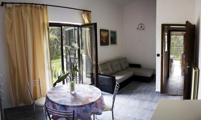 Apartments with a parking space Mali Losinj (Losinj) - 16903