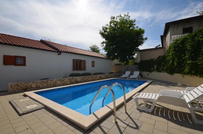 Family friendly apartments with a swimming pool Vir  Lozice Vir  18538