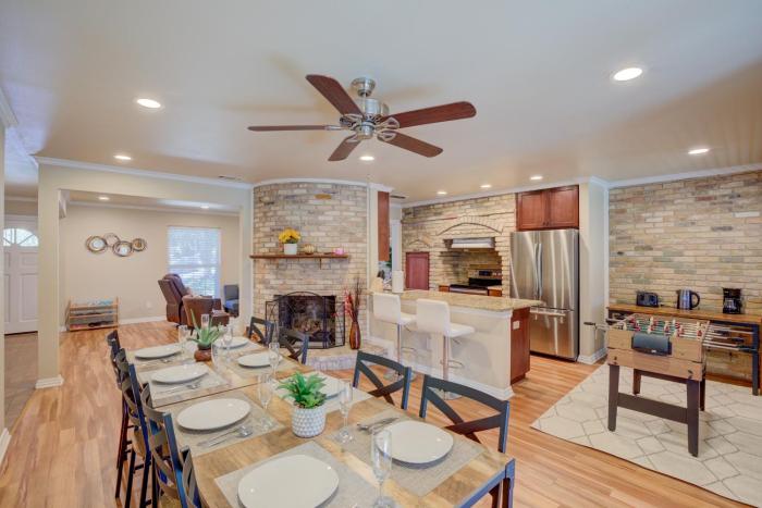 Yellow Stone: Chefs Kitchen, Patio & Location