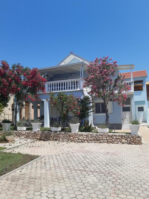 Villa Pera Apartments