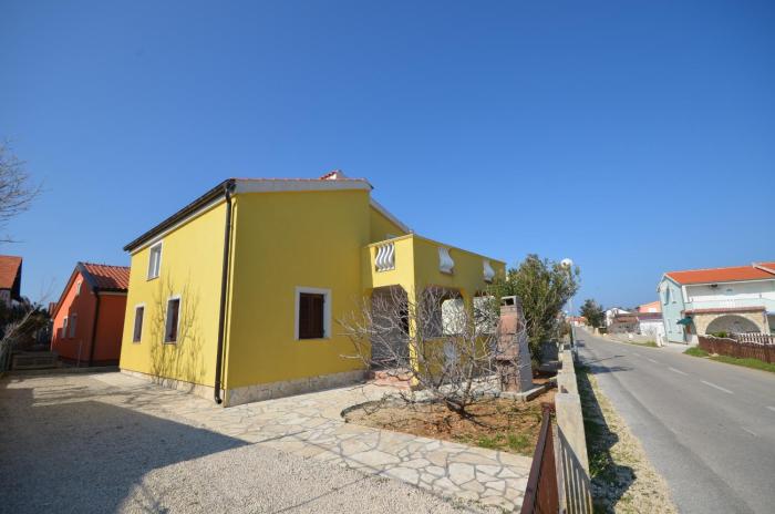 Apartments with parking space Vir - 18607