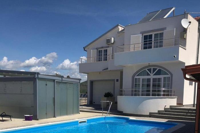 Luxury villa with a swimming pool Brodarica, Sibenik - 18803