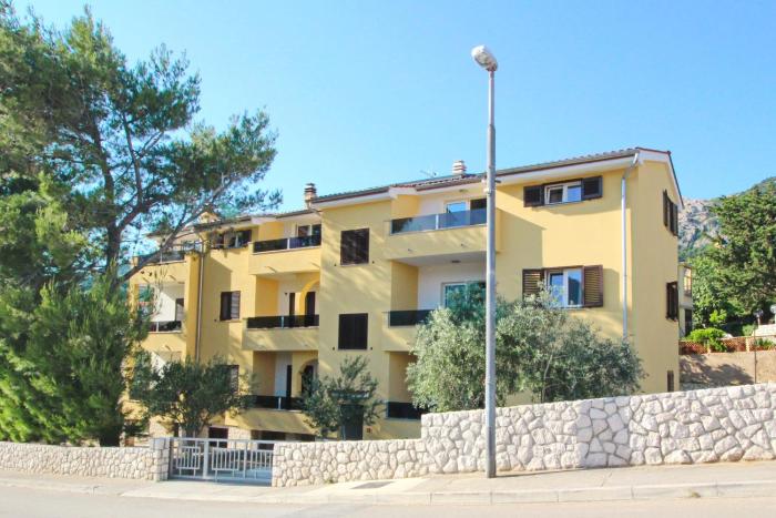Apartments with parking space Baska, Krk - 18793