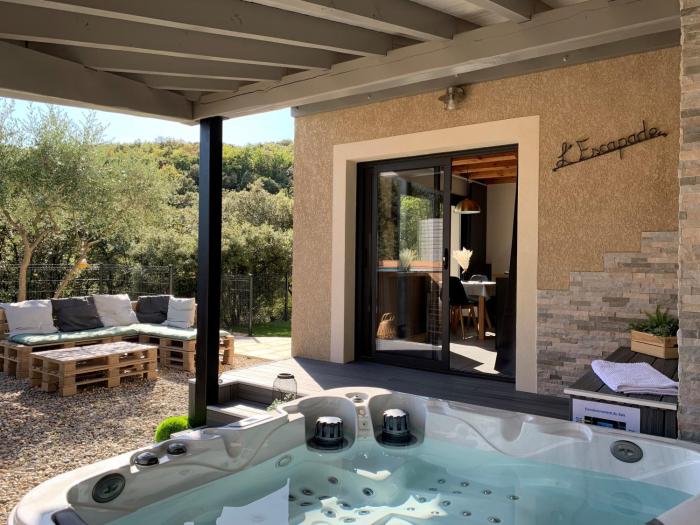 Lescapade - Chambre dhôtes de charme avec Spa et piscine en Cévennes