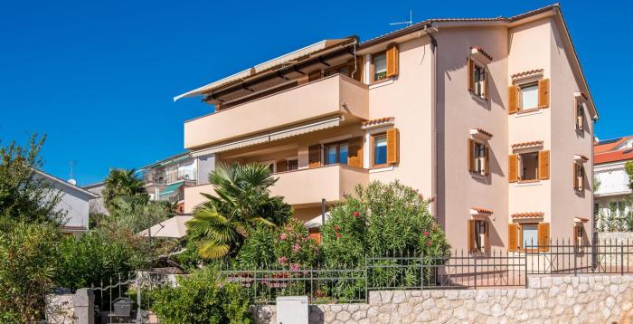 Apartments by the sea Malinska, Krk - 19227