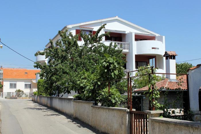 Apartments with a parking space Zadar - Diklo, Zadar - 5908