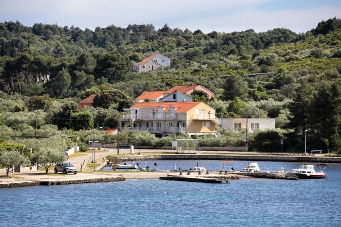 Apartments by the sea Lumbarda, Korcula - 4393