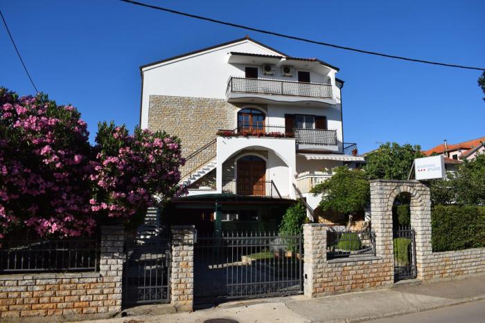 Apartments with WiFi Sveti Filip i Jakov, Biograd - 4299
