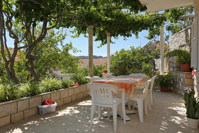 Apartments with parking space Lumbarda, Korcula - 4473