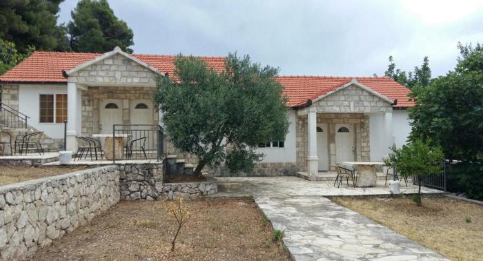 Apartments with a parking space Mokalo Peljesac  4495
