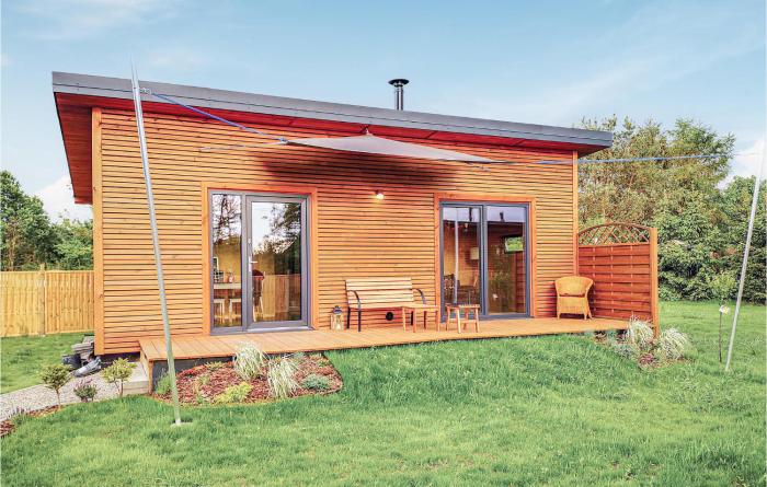 Lovely Home In Nowe Warpno With Wifi