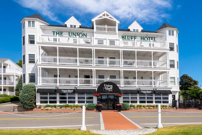 Bluff Hotel & Meeting House