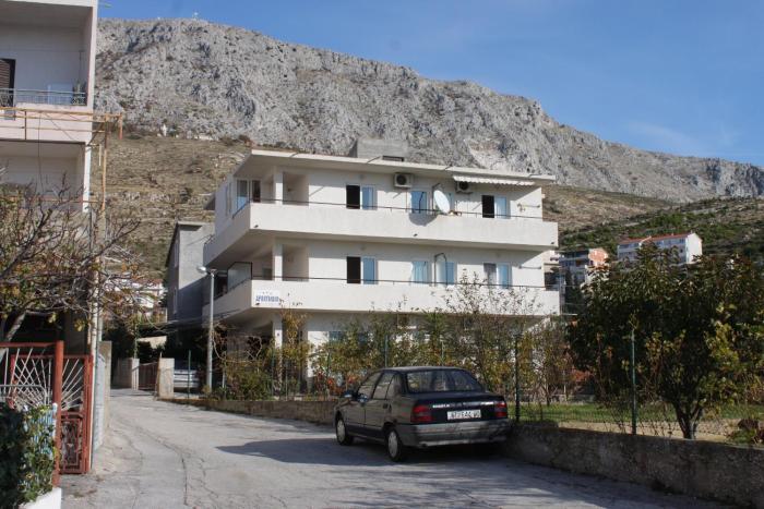 Apartments with a parking space Dugi Rat, Omis  7481