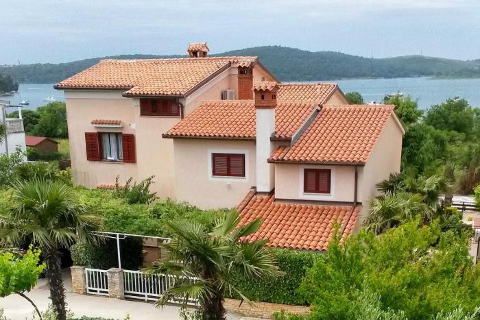 Apartments with parking space Medulin - 7657