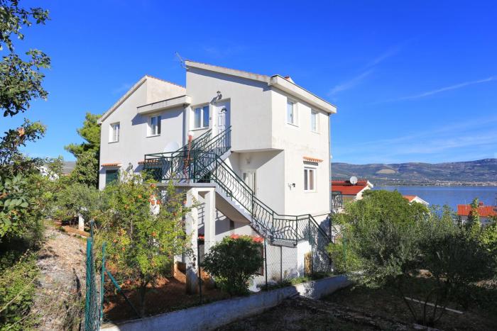 Apartments by the sea Slatine, Ciovo - 9433