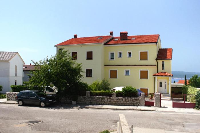 Apartments with a parking space Crikvenica - 9651