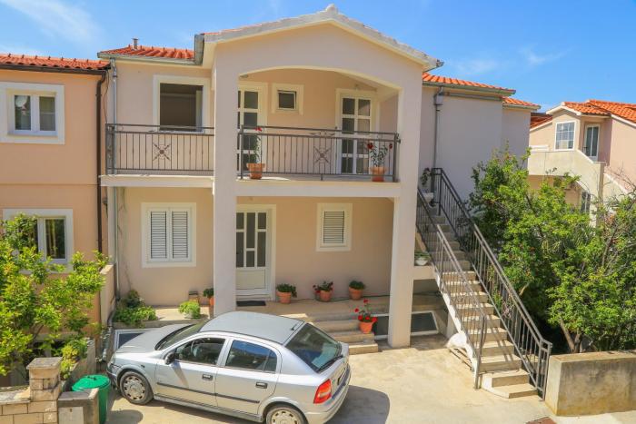 Apartments with a parking space Hvar - 11681