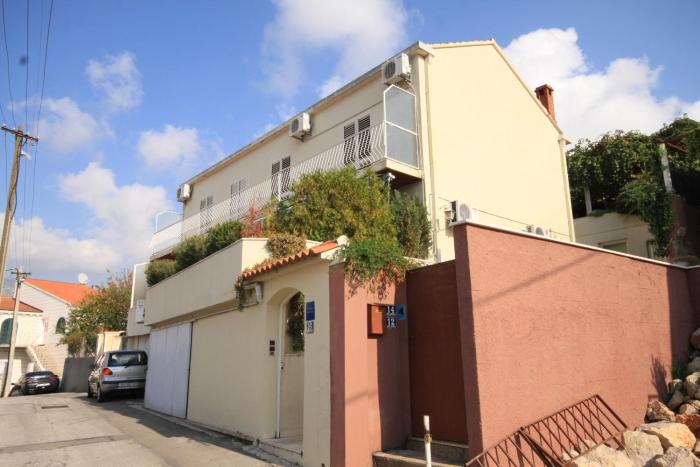 Apartments with a parking space Dubrovnik - 9682