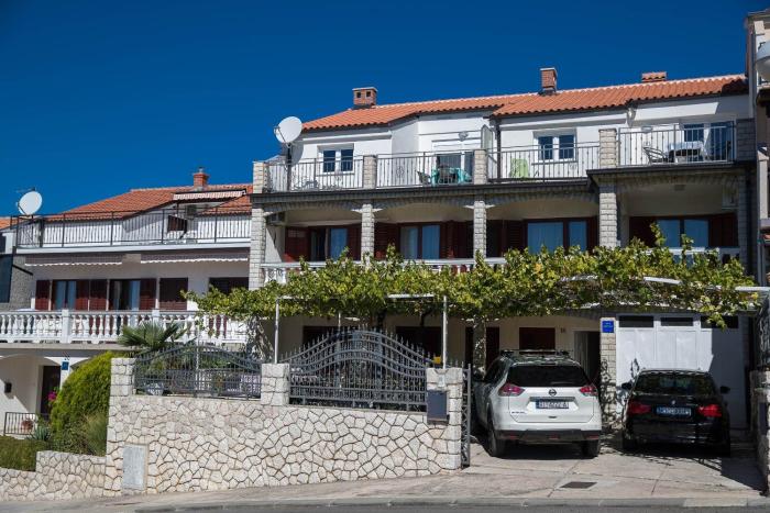 Apartments with swimming pool Crikvenica - 12116