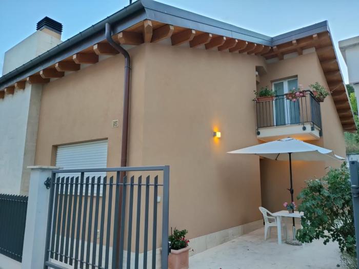 Villino Maria Pia, appartamento in villino in centro storico LAquila