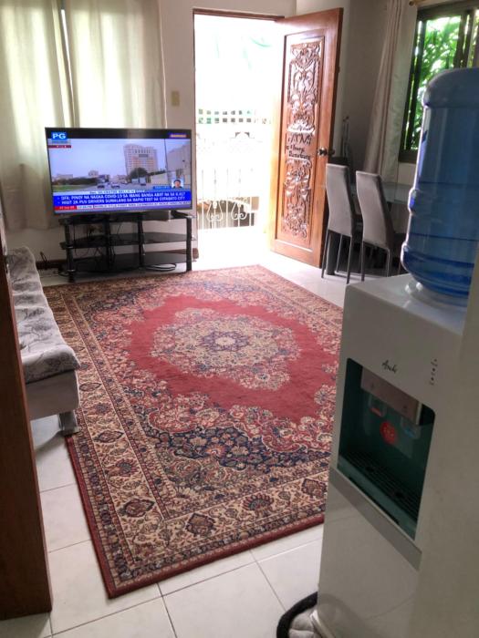 THE MANSION - BACKPACKERS Near AIRPORT