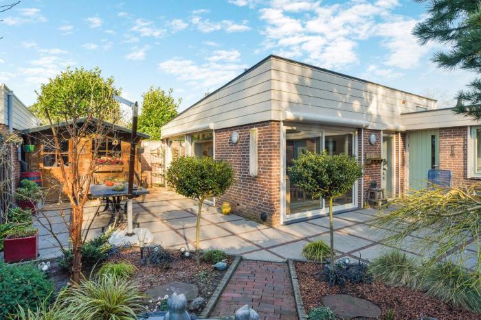 Sunnybeachhouse aan het bos, tussen zee en meer.