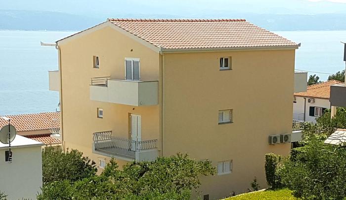 Apartments by the sea Stanici Omis 12366